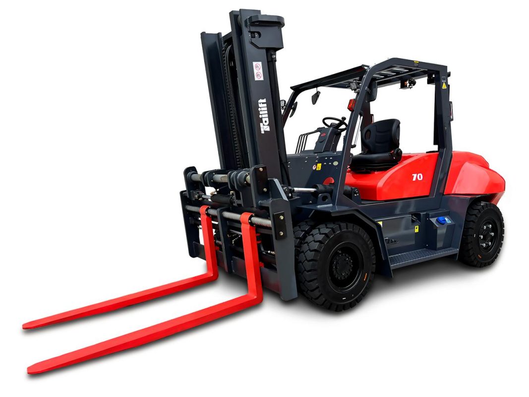 Forklift rentals near Port Houston transporting materials
