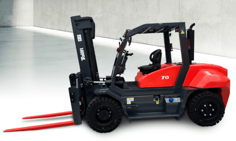 Forklift rentals near Port Houston transporting materials